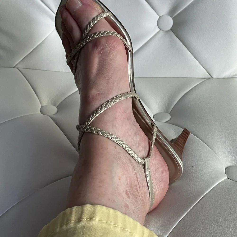 Bandolino Strap Sandals - Picture 8 of 8